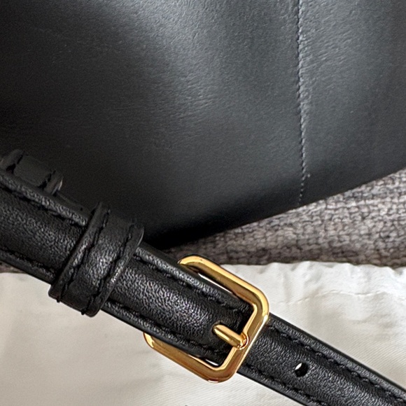 Veronica Beard Black Leather Bucket Shoulder Bag with Gold Hardware - Picture 4 of 7